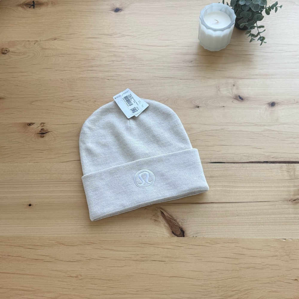Lululemon Warm Revelation cream beanie size L/XL